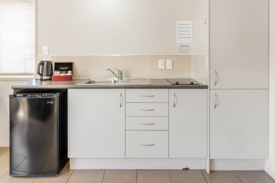 Kitchenette facilities in motel rooms