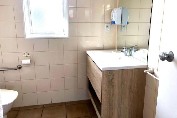 Studio Unit - bathroom