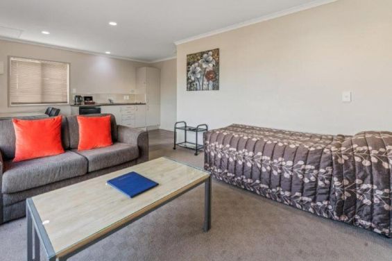 One-Bedroom Unit - single bed