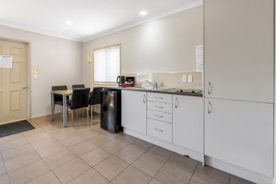 One-Bedroom Unit - kitchenette